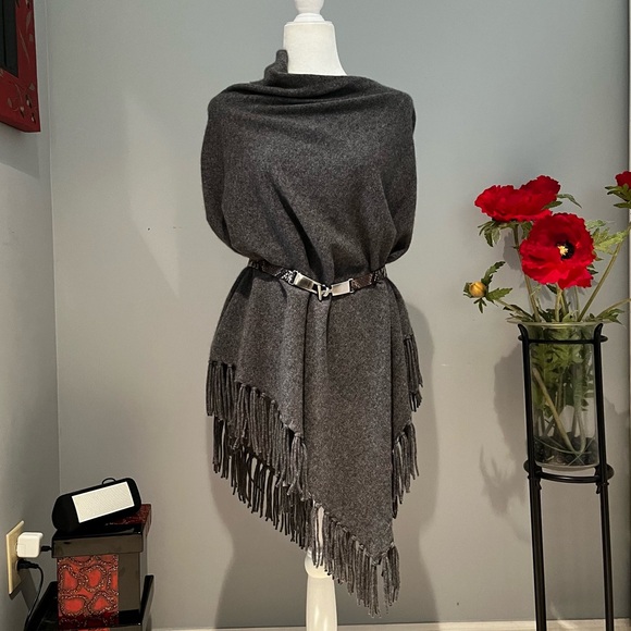 Saks Fifth Avenue Sweaters - NEW Saks Fifth Avenue Cashmere Fringe Poncho Sweater Dark Heather Gray XS/S NWT
